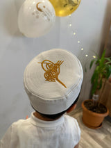 Hårdt broderet børnebedekappe med ottomansk Tugra-design