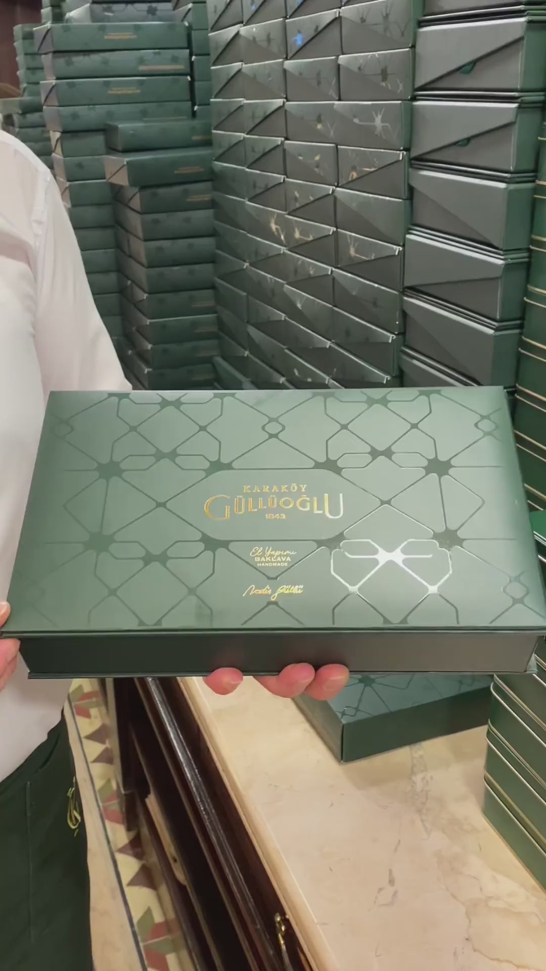 Karakoy Gulluoglu | Tyrkisk Varig Baklava med Pistacie